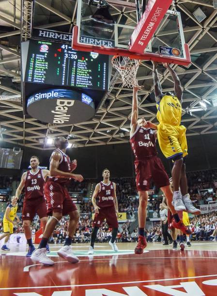 多人兴奋 多人兴奋