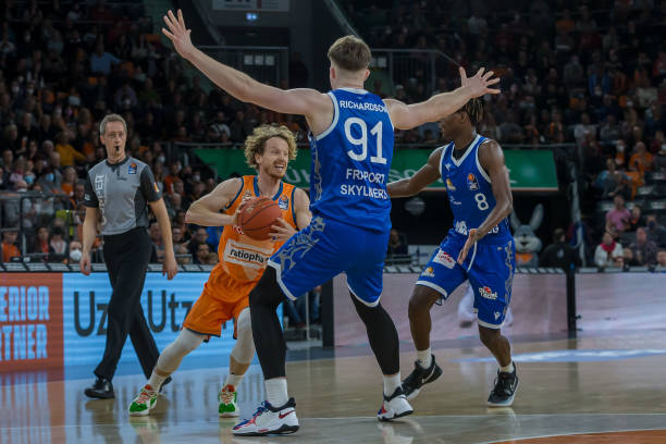 为荷兰队冲 为荷兰队冲