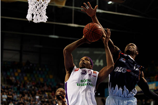 中超球员踢 中超球员踢